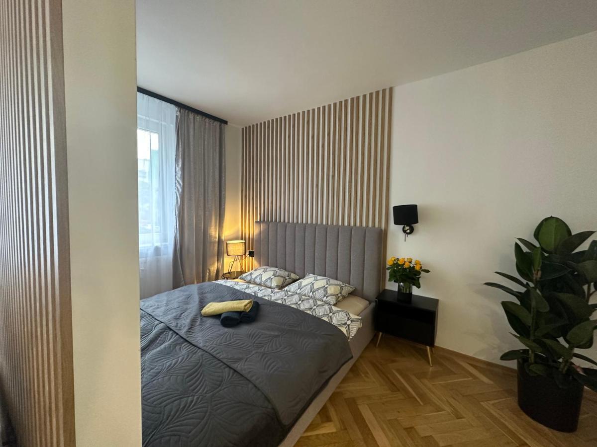 Mki Apartments - Zlota 69 Warsaw City Center Apartment Екстериор снимка